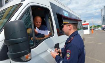 Фото Сотрудники ГИБДД Челябинска проводят операцию «Автобус»
