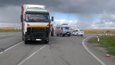 Фото В Челябинской области погиб водитель легковушки, влетев в большегруз