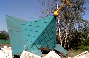 Фото Ничего святого: под Славянском обстреляли храм Святого Серафима Саровского