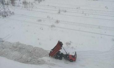 Фото В Челябинске наказан «создатель» снежных куч на Шмакова