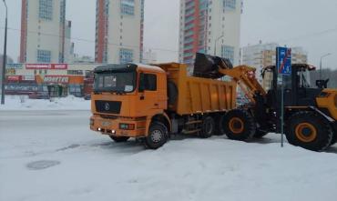 Фото Импровизированную горку у дороги ликвидировала Госавтоинспекция Челябинска