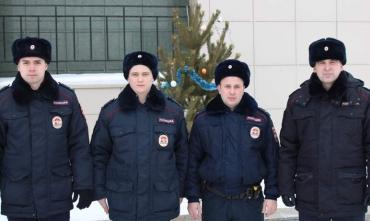 Фото Полицейские спасли чебаркульца, который пять часов пролежал в сугробе