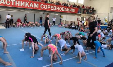 Фото Юные южноуральские гимнасты выступили на «Кубке SportGym»