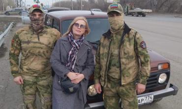 Фото Депутат Заксобрания Ольга Мухометьярова подарила военнослужащим машину