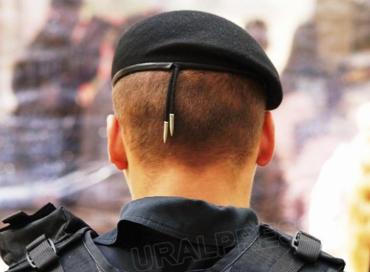 Фото Челябинские полицейские после публикации «Урал-пресс-информа» с поличным задержали сбытчика поддельных медкнижек