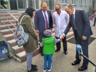 Фото Дубровский нагрянул в одну из сельских больниц
