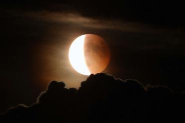 Фото Южноуральцы увидят самое продолжительное за столетие лунное затмение и великое противостояние Марса