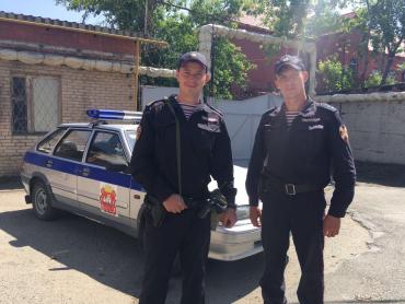 Фото В Южноуральске сотрудники Росгвардии спасли на пожаре человека