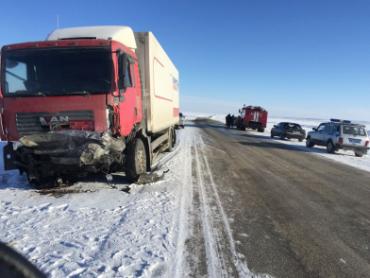 Фото В Челябинской области погибли 3 человека при столкновении фуры с КИА