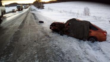 Фото В Челябинской области на трассе столкнулись три автомобиля, один человек погиб