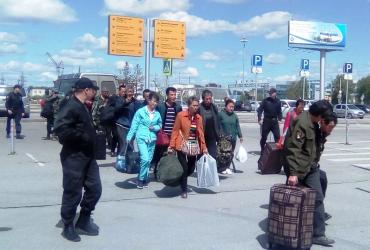 Фото 38 мигрантов-нелегалов выдворены из Челябинской области