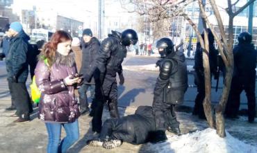 Фото Силовики назвали точное количество задержанных на акции за Навального в Челябинской области