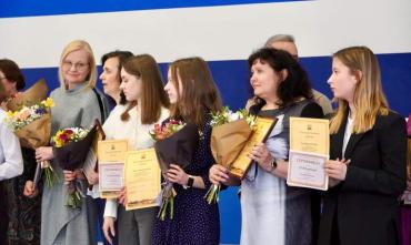 Фото   Юных умников и умниц Челябинска чествовали на торжественном приеме 