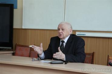 Фото Студентам аэрокосмического факультета ЮУрГУ показали историю ракетной техники