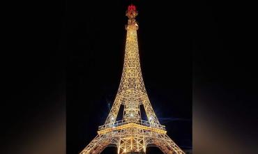 Фото Парижскую башню осветят теплым светом