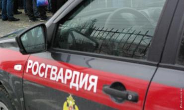 Фото В Карабаше на крыльце дома обнаружен труп мужчины с ножевыми ранениями