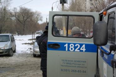Фото Отношусь с уважением, но общения стараюсь избегать: южноуральцы рассказывают, что думают о полиции