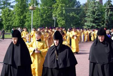 Фото Женская монашеская община Покровского храма собирает средства на иконостас