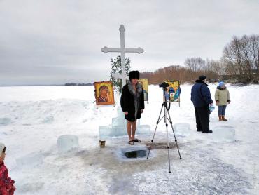 Фото Челябинцы отметили Крещение погружением в освященные иордани