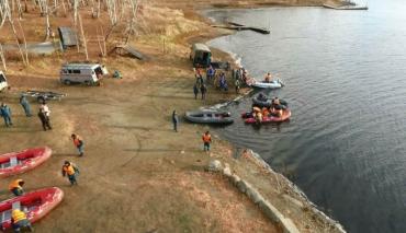 Фото Спасатели нашли в Аргазях тело еще одного утонувшего и лодки погибших