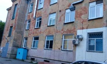 Фото ГКБ №8 Челябинска ждет заключение госэкспертизы на ремонт фасада своей поликлиники