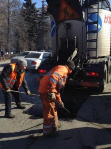 Фото В Челябинске составляют список отремонтированных дорог, «растаявших» вместе со снегом 