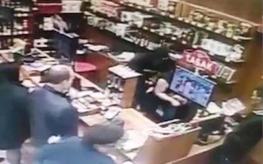 Фото Трагедия в «Красном и белом» в Челябинске попала на видео