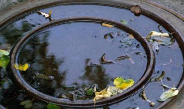 Фото В Челябинске вновь возникла проблема с канализационными люками
