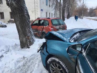 Фото Два ДТП произошли на одном перекрестке в Челябинске