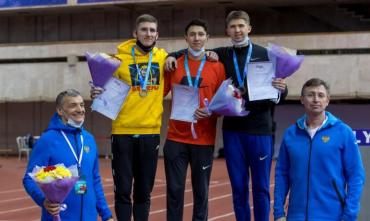 Фото Южноуралец стал чемпионом России в прыжках с шестом