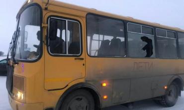 Фото Под Челябинском школьный автобус попал в аварию