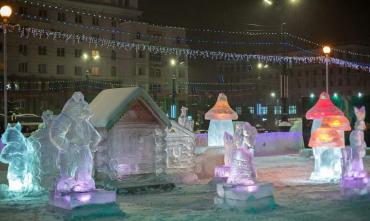 Фото Сверкают и переливаются: ледовые городки Челябинска ждут детей и взрослых