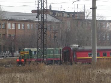 Фото В Челябинске легковушка подставилась под поезд