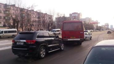 Фото  В Челябинске неизвестные вновь заблокировали маршрутки «Казачьего двора» 