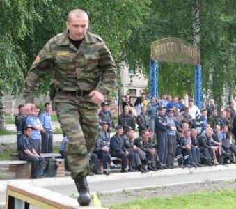 Фото В Челябинске прошли первые соревнования среди полицейских