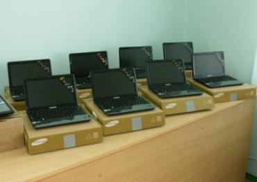 Фото Теперь у каждого ребенка из Нагайбакского детского дома есть ноутбук