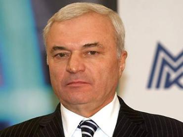 Фото Виктор Рашников поздравил автомобилистов Магнитки