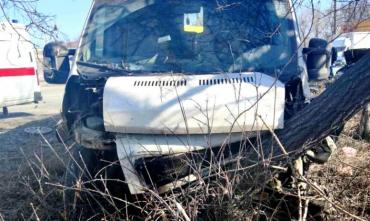 Фото В результате аварии с маршруткой в Челябинске два человека госпитализированы с переломом позвоночника
