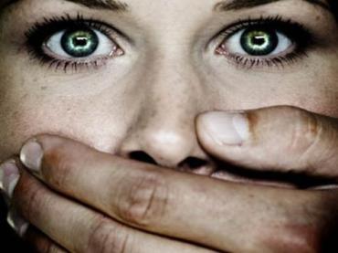 Фото В Новосинеглазово двое мужчин изнасиловали 15-летнюю девушку