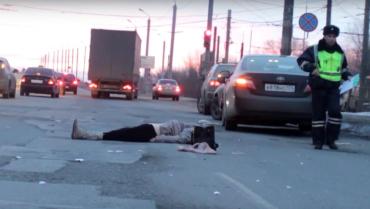 Фото В Челябинске ранним утром «Тойота Камри» насмерть сбила женщину