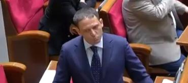 Фото Брат Михаила Добкина стал звездой интернета – в поведении депутата Верховной рады налицо признаки злоупотребления наркотиками