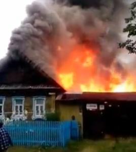 Фото В Миассе едва не сгорел частный дом ВИДЕО