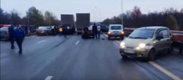 Фото На трассе Москва-Челябинск произошло массовое ДТП: столкнулись около 15 машин ВИДЕО