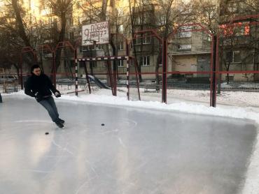 Фото Во дворах Челябинска этой зимой откроют 78 катков