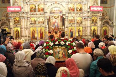 Фото У православных началась Светлая Пасхальная Седмица - Царские врата во всех храмах будут открыты