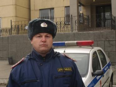 Фото Челябинца, напавшего на таксиста и отобравшего у него машину, задержал сотрудник ГИБДД