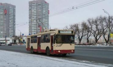 Фото  В Челябинске в выходные троллейбусы по Комсомольскому проспекту ходить не будут
