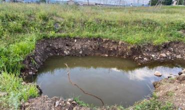 Фото Смерть ребенка в яме с водой в Челябинской области проверит прокуратура 