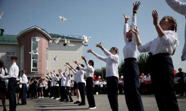 Фото В День знаний открыли новые школы в Кунашаке, Верхнеуральске и в Миассе