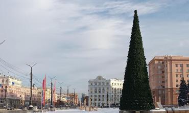 Фото В Челябинске строят главный ледовый городок